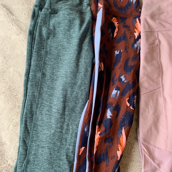 Legging bundle deal.  5 pairs for $50 fits xs-sm. - Picture 2 of 5